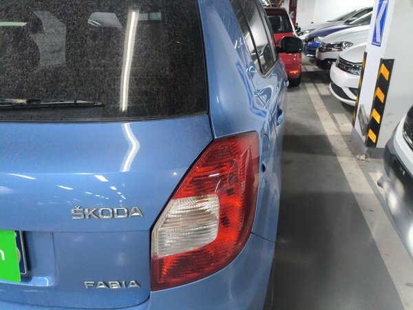 Skoda Fabia 2014, 96700 км, за 4328 USD