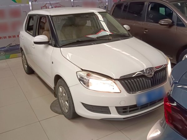Skoda Fabia 2014, 100800 км, за 3538 USD