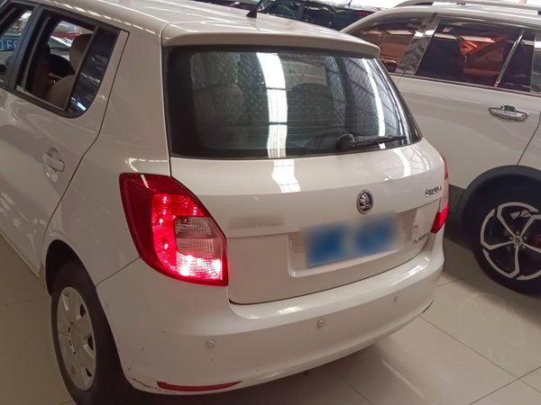 Skoda Fabia 2014, 100800 км, за 3538 USD - фото 6