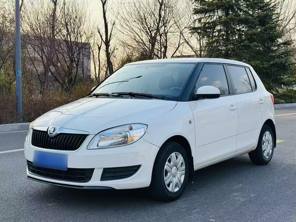 Skoda Fabia 2014 1.4L Automatic Crystal Edition