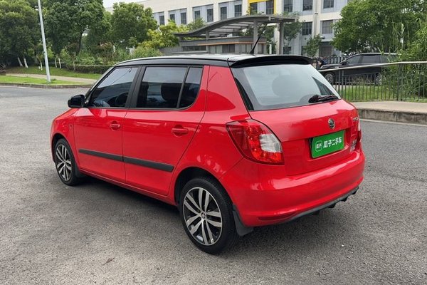 Skoda Fabia 2014, 85200 км, за 4872 USD