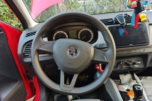 Skoda Fabia 2017, 96000 км, за 4353 USD - фото 11