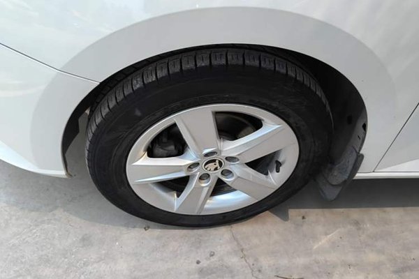 Skoda Fabia 2017, 58600 км, за 6381 USD - фото 8