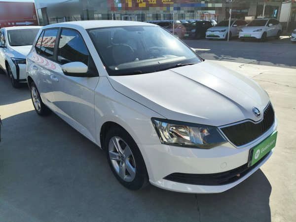 Skoda Fabia 2017, 94300 км, за 6576 USD