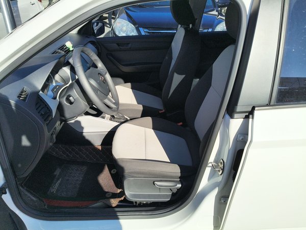 Skoda Fabia 2017, 94300 км, за 6576 USD - фото 16