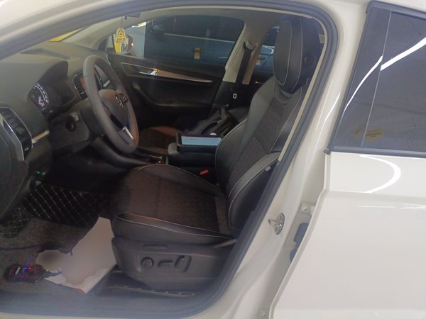 Skoda Karoq 2021, 51500 км, за 11320 USD - фото 16