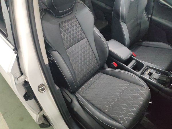 Skoda Karoq 2021, 62500 км, за 11606 USD - фото 23