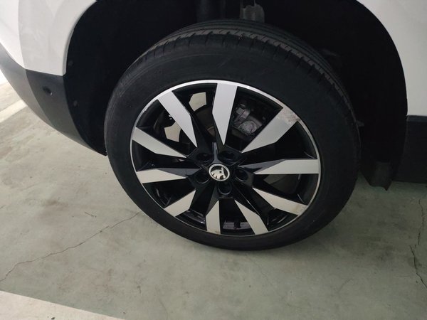 Skoda Karoq 2021, 62500 км, за 11606 USD - фото 10