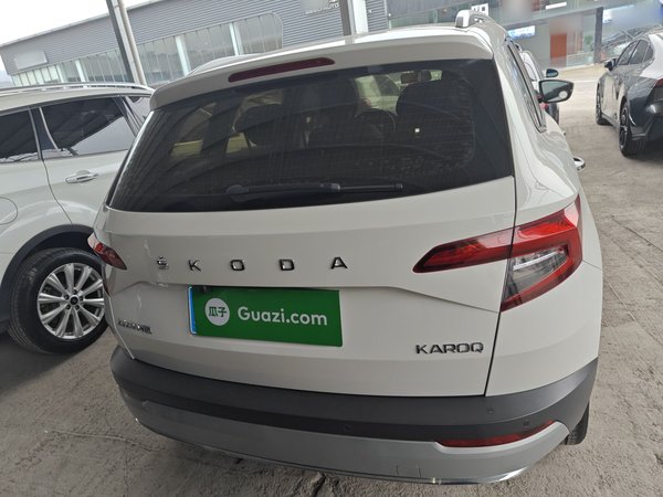 Skoda Karoq 2021, 64600 км, за 11220 USD