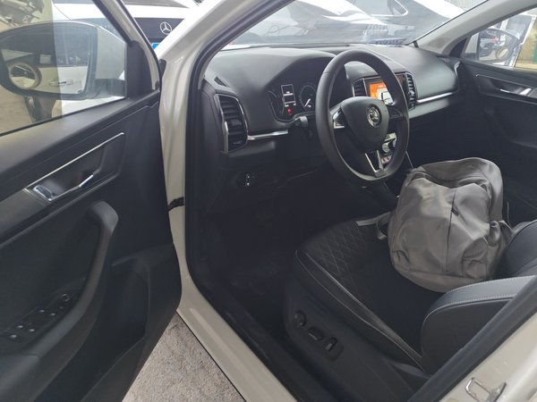 Skoda Karoq 2021, 64600 км, за 11220 USD - фото 19