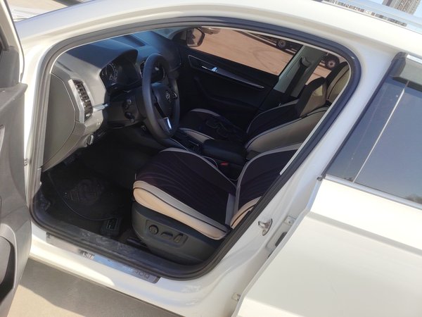Skoda Karoq 2021, 83100 км, за 11570 USD - фото 18