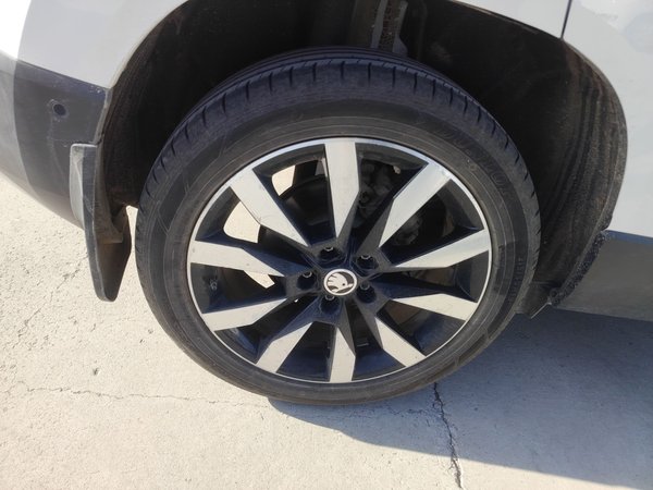 Skoda Karoq 2021, 83100 км, за 11570 USD - фото 10