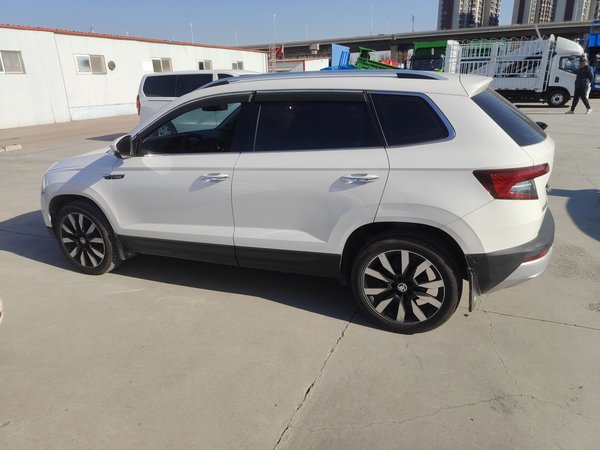 Skoda Karoq 2021, 83100 км, за 11570 USD