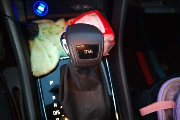 Skoda Karoq 2022, 23600 км, за 15859 USD - фото 15