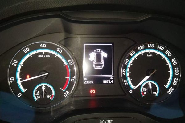 Skoda Karoq 2022, 23600 км, за 15859 USD - фото 13