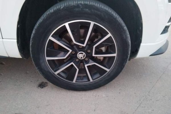 Skoda Karoq 2022, 23600 км, за 15859 USD - фото 8