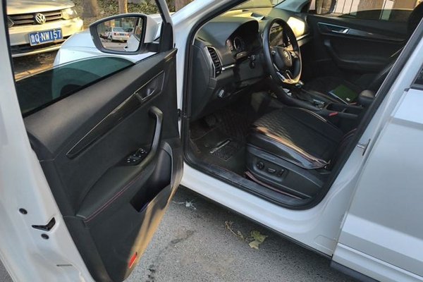 Skoda Karoq 2022, 88100 км, за 14392 USD - фото 13