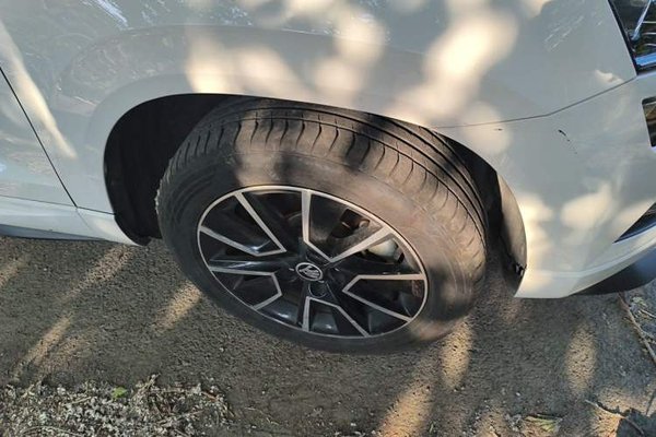 Skoda Karoq 2022, 88100 км, за 14392 USD