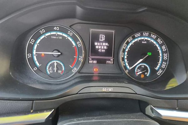 Skoda Karoq 2022, 88100 км, за 14392 USD - фото 9