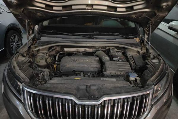 Skoda Kodiaq 2017, 121600 км, за 8143 USD - фото 21