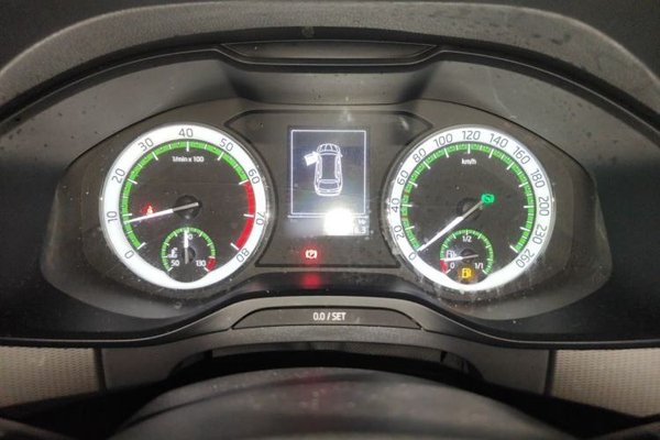 Skoda Kodiaq 2017, 121600 км, за 8143 USD - фото 10