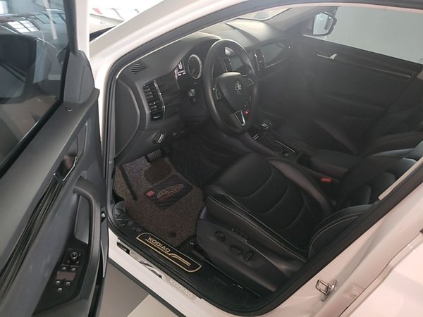 Skoda Kodiaq 2018, 113000 км, за 8896 USD - фото 19
