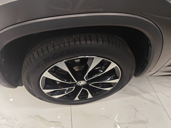 Skoda Kodiaq 2023, 44300 км, за 16536 USD - фото 22