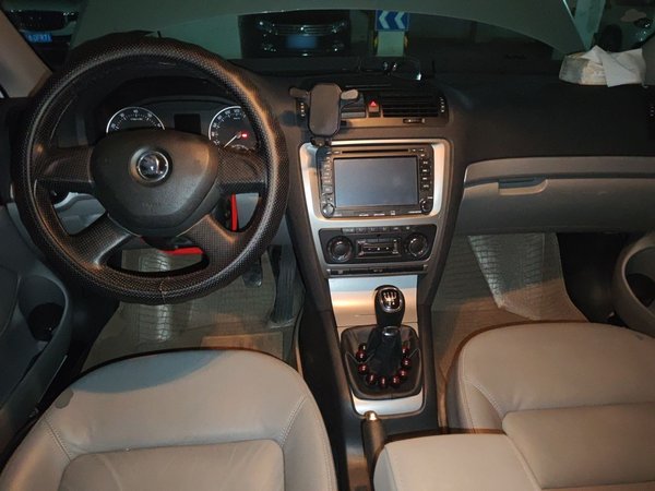 Skoda Octavia 2014, 60400 км, за 3278 USD - фото 10