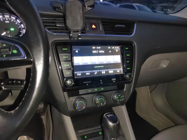 Skoda Octavia 2015, 158700 км, за 3618 USD - фото 14