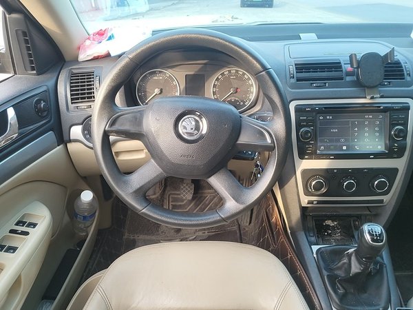 Skoda Octavia 2015, 121900 км, за 4617 USD - фото 7