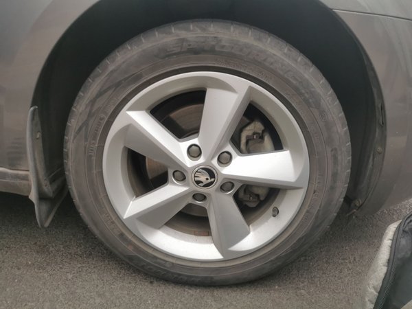Skoda Octavia 2015, 57500 км, за 4059 USD - фото 8