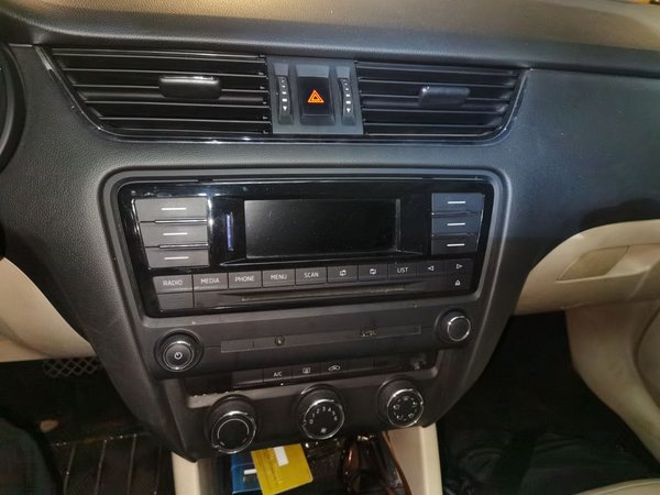 Skoda Octavia 2015, 133000 км, за 5034 USD - фото 10