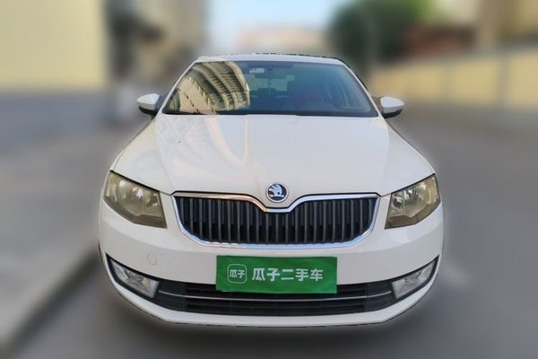 Skoda Octavia 2015, 128000 км, за 3857 USD