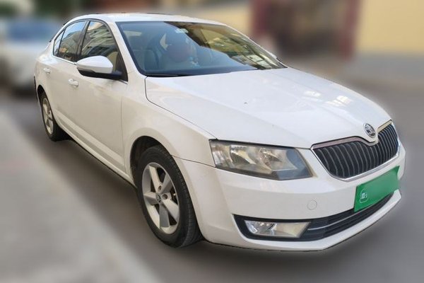 Skoda Octavia 2015, 128000 км, за 3857 USD
