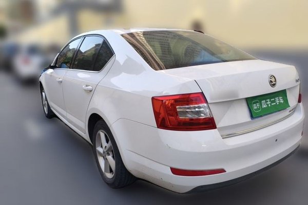 Skoda Octavia 2015, 128000 км, за 3857 USD