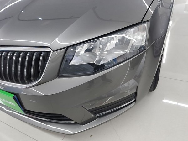 Skoda Octavia 2017, 99200 км, за 7371 USD - фото 11