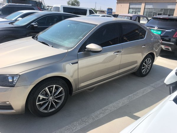 Skoda Octavia 2018, 83300 км, за 7795 USD