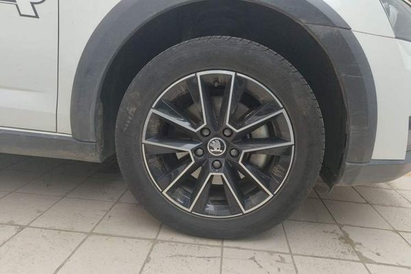 Skoda Octavia 2018, 133600 км, за 6067 USD - фото 8