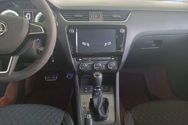 Skoda Octavia 2018, 64600 км, за 8876 USD - фото 22