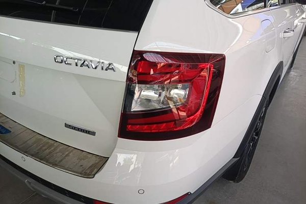 Skoda Octavia 2018, 64600 км, за 8876 USD - фото 13