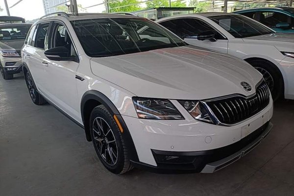 Skoda Octavia 2018, 64600 км, за 8876 USD