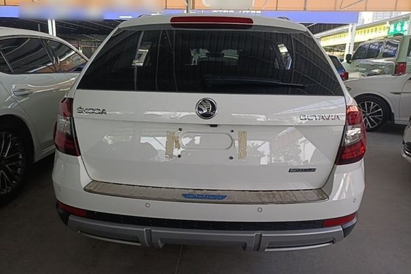 Skoda Octavia 2018, 64600 км, за 8876 USD