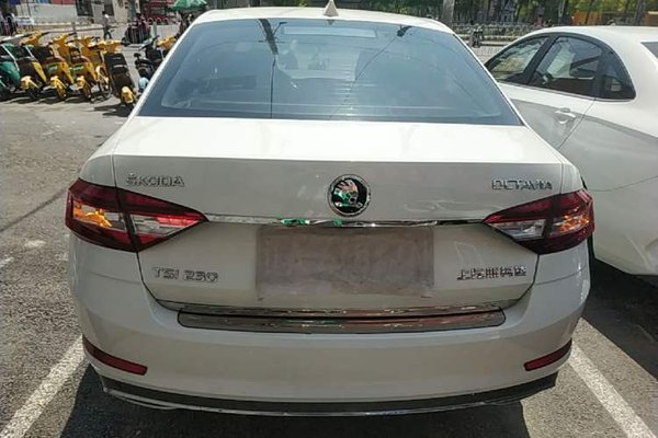 Skoda Octavia 2018, 78300 км, за 7818 USD
