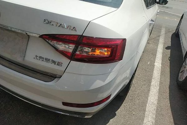 Skoda Octavia 2018, 78300 км, за 7818 USD - фото 7
