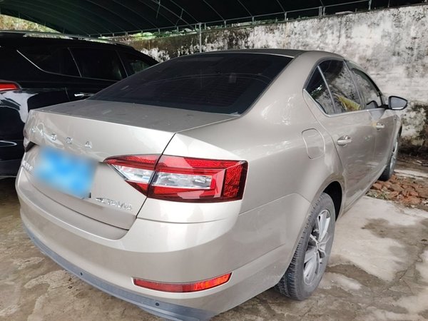 Skoda Octavia 2019, 58800 км, за 7716 USD - фото 6