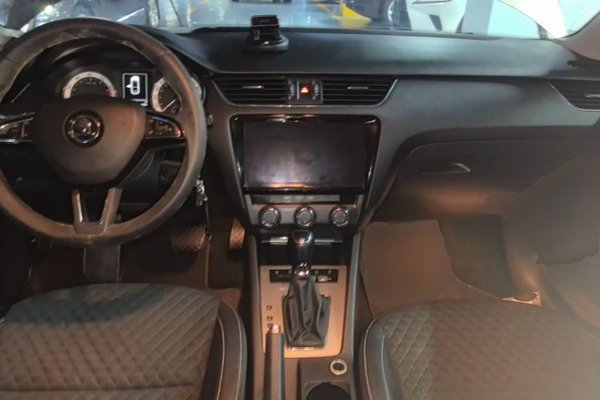 Skoda Octavia 2019, 106800 км, за 9156 USD - фото 12