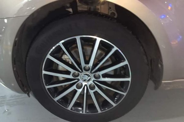 Skoda Octavia 2019, 106800 км, за 9156 USD - фото 10