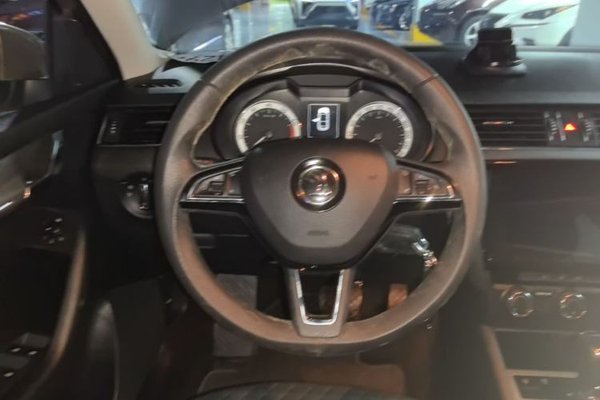 Skoda Octavia 2019, 106800 км, за 9156 USD - фото 13