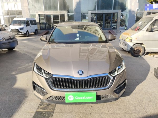 Skoda Octavia 2022 PRO TSI280 Luxury Edition, 2022 года