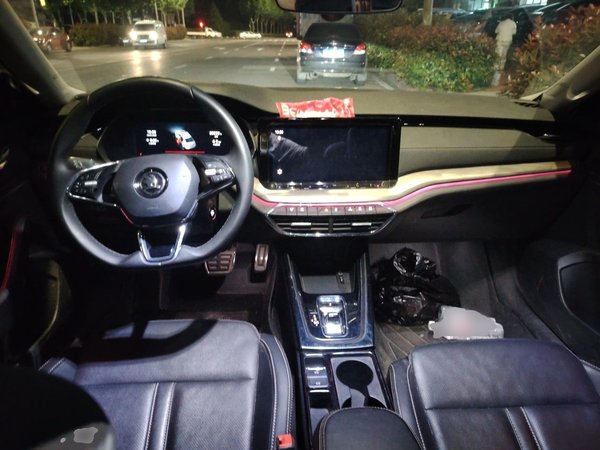 Skoda Octavia 2022, 80000 км, за 13749 USD - фото 10